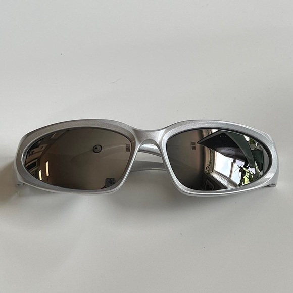 y2k 2000s vintage style chrome silver surfer  sunglasses - Picture 3 of 8